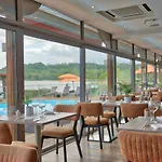 Du Golf De L'ailette, The Originals Relais Отель 4*