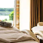 Du Golf De L'ailette, The Originals Relais Отель