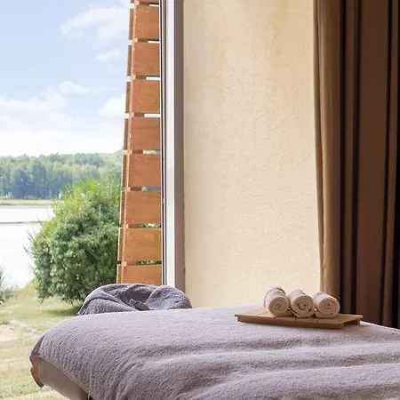 מלון Du Golf De L'ailette, The Originals Relais 4*