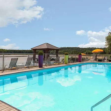 Du Golf De L'ailette, The Originals Relais מלון