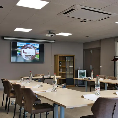 Du Golf De L'ailette, The Originals Relais Chamouille