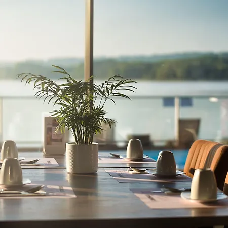 Du Golf De L'ailette, The Originals Relais Hotel Chamouille