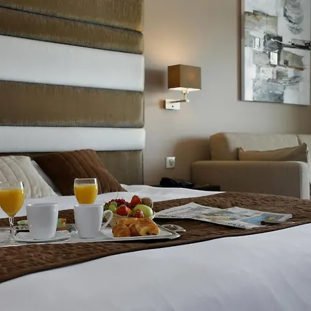 Du Golf De L'ailette, The Originals Relais Hotel 4*