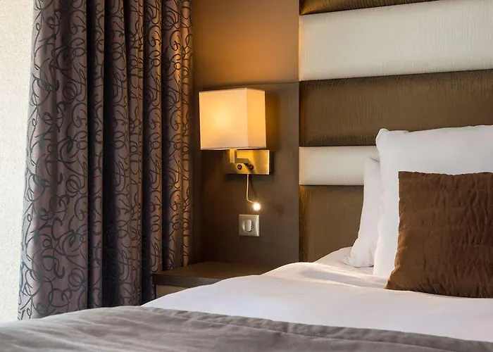 Du Golf De L'ailette, The Originals Relais Hotel Chamouille