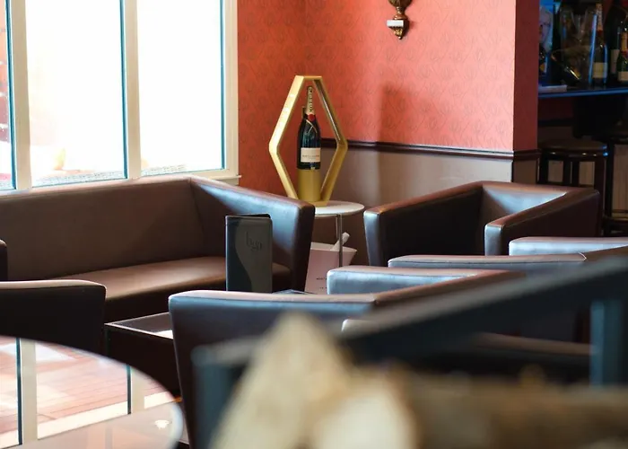 Du Golf De L'ailette, The Originals Relais Hotel Chamouille