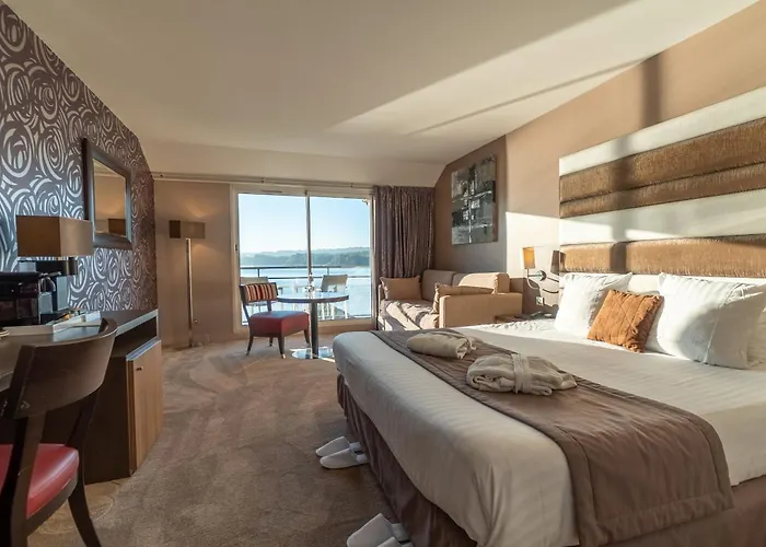 Du Golf De L'ailette, The Originals Relais Hotell